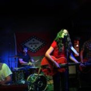 Mandy McBryde & The Unholy Ghost 的头像