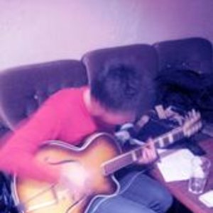 Avatar for Huge Spider Helps You play guitar