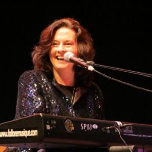 Linda Gail Lewis & The Rockarounds 的头像