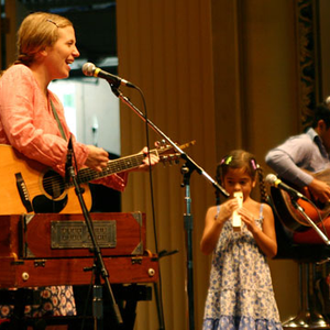 Elizabeth Mitchell photo provided by Last.fm