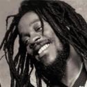 Dennis Brown (feat. Kojak & Liza) 的头像