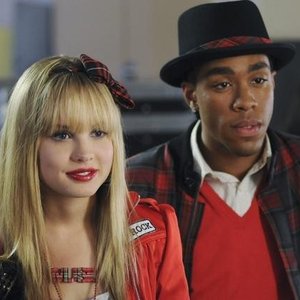 Matthew "Mdot" Finley & Meaghan Martin 的头像