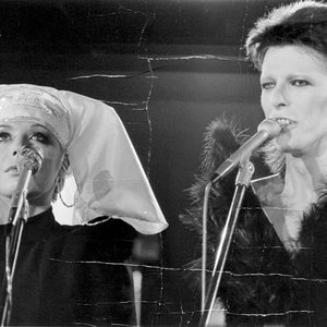 David Bowie & Marianne Faithfull 的头像