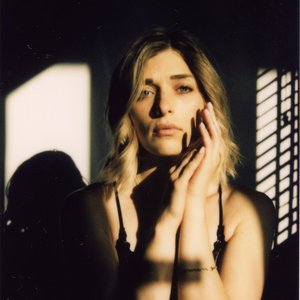 VÉRITÉ için avatar