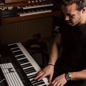 Brock Hewitt: Stories in Sound 的头像
