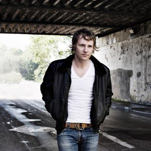 Luke Doucet and the White Falcon のアバター