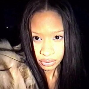 Chanel - Single