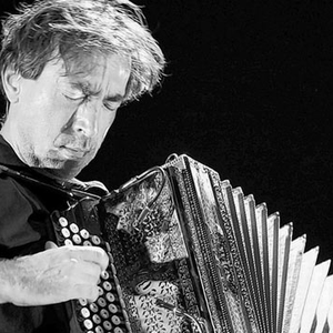 Hubert von Goisern photo provided by Last.fm