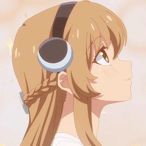 小石川惟子 (CV.東山奈央) 的头像