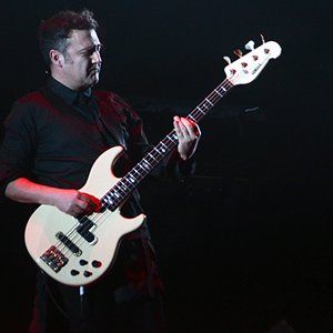 silvio paredes 的头像