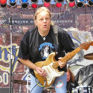 Walter Trout & The Free Radicals 的头像