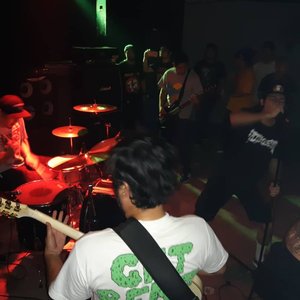 MAN DEAD SET 的头像