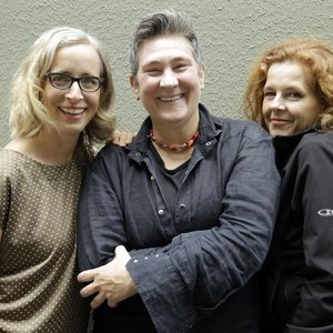 Case . Lang . Veirs 的头像