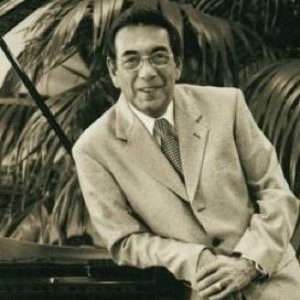 Ernesto Cortázar 的头像