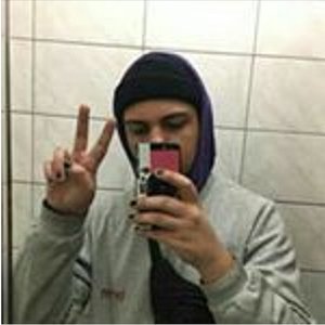 o homem que tinha uma sacola plástica no lugar da cabeça 的头像