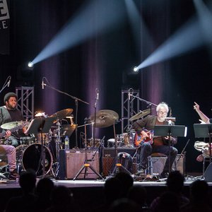 Trevor Dunn, Marc Ribot, Tyshawn Sorey 的头像
