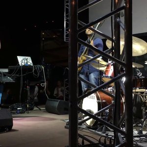Peter Erskine & The Dr. Um Band 的头像