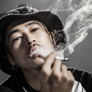 卍LINE 的头像
