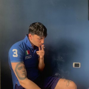 Alecc 的头像