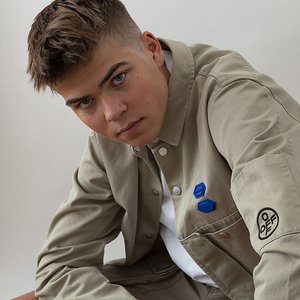 Chris Burton 的头像