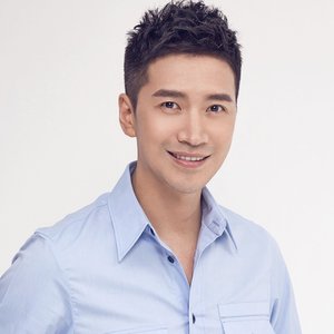 何晟铭 的头像
