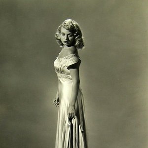 Avatar for Shelley Winters