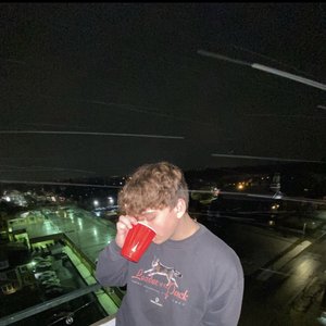 Midfebruary 的头像