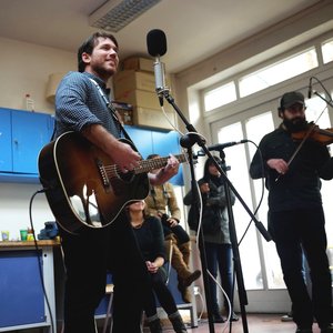 Chuck Ragan & The Refugio Kids & Friends 的头像