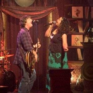 Linda Bull & Glenn Tilbrook 的头像