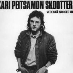 Vedestä nousee hai