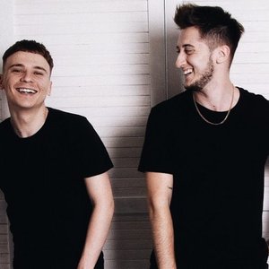 “Travinskiy & Romaro”的封面