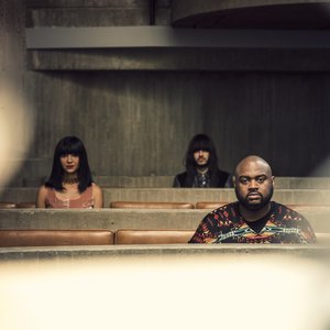 Изображение для 'Khruangbin'