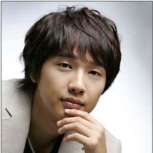 Ji Hyun Woo 的头像