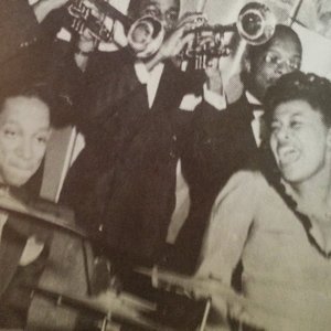 Avatar for Ella Fitzgerald & Chick Webb and His Orchestra