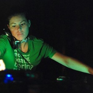 DJ Ana Nikolić 的头像