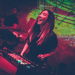 TOKiMONSTA feat. Andreya Triana için avatar