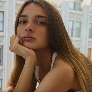 Avatar für Charlotte Lawrence