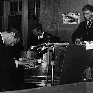 Bill Evans, Scott LaFaro & Paul Motian 的头像
