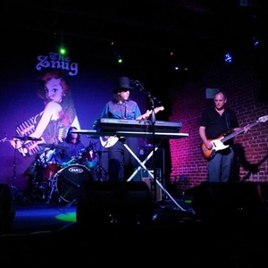 Cosmo Topper photo provided by Last.fm