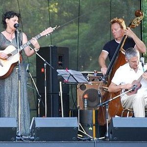 Deborah Conway & Willy Zygier 的头像