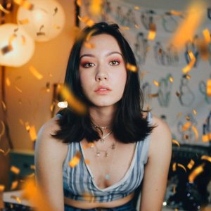 Chloe Duvall 的头像