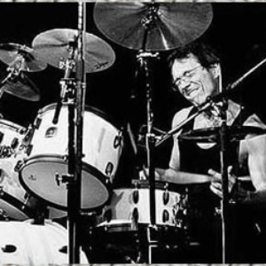 Vinnie Colaiuta photo provided by Last.fm