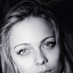Маги Алексиева - Mey 的头像