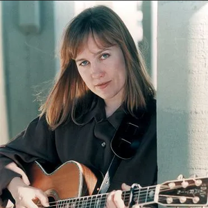 Iris Dement