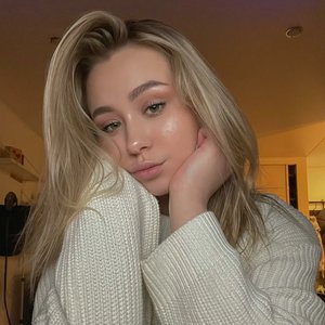 Ksenia Hoffman 的头像