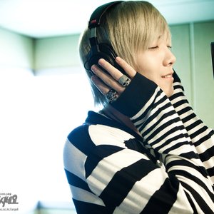 Lee Hong Ki (이홍기) ft. Jung Hwa Young (정용화) 的头像