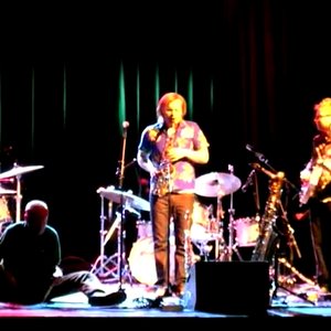 Mikko Innanen, Jaak Sooäär and Han Bennink 的头像