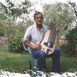 “Eloy Vázquez”的封面