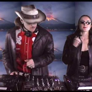 Partiboi69 & Juicy Romance 的头像