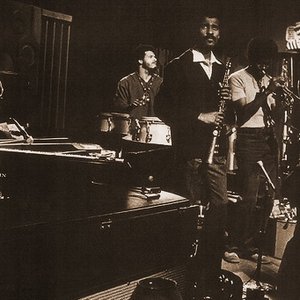 Lonnie Liston Smith & The Cosmic Echoes için avatar